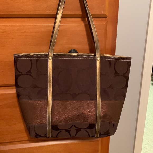 Coach tote - Picture 1 of 4